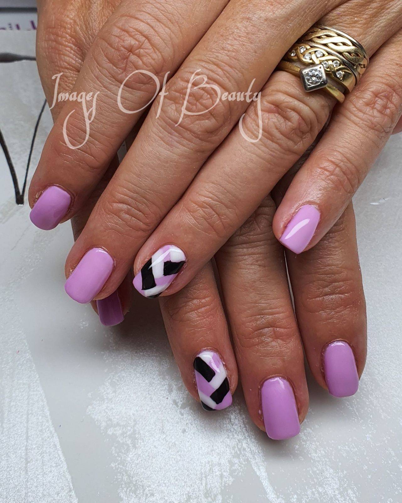 hypnotic gel polish painted into a woven pattern, effective outcome