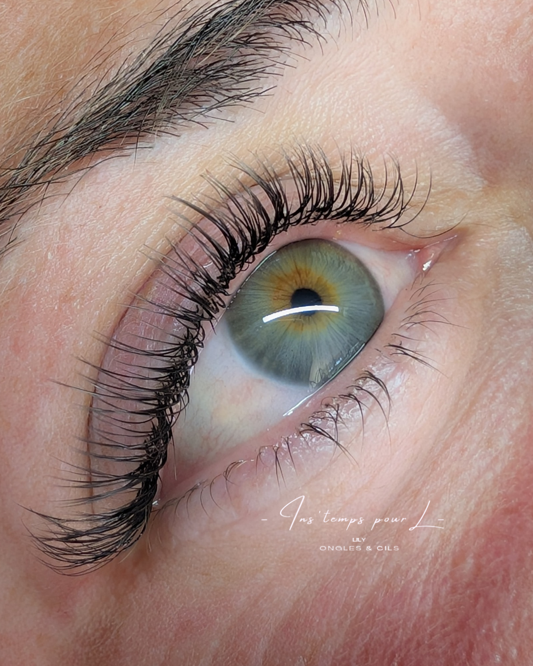 Cils à cils