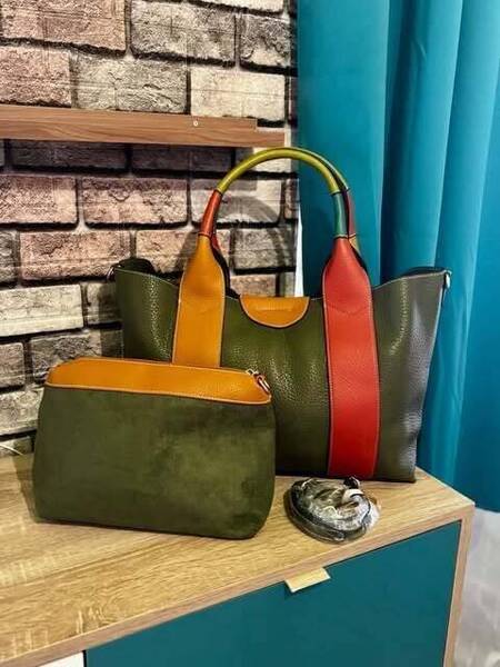 Sac bandoulière avec bretelles de couleur