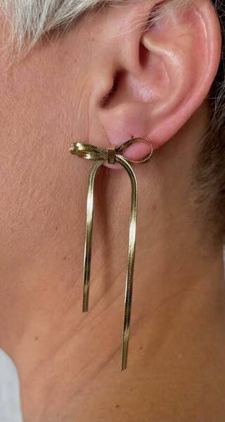 Boucles d\'oreilles doré en acier en forme de nœud
