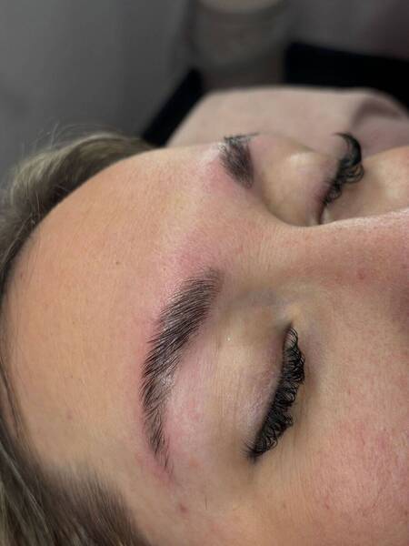 Brow lift + coloration 