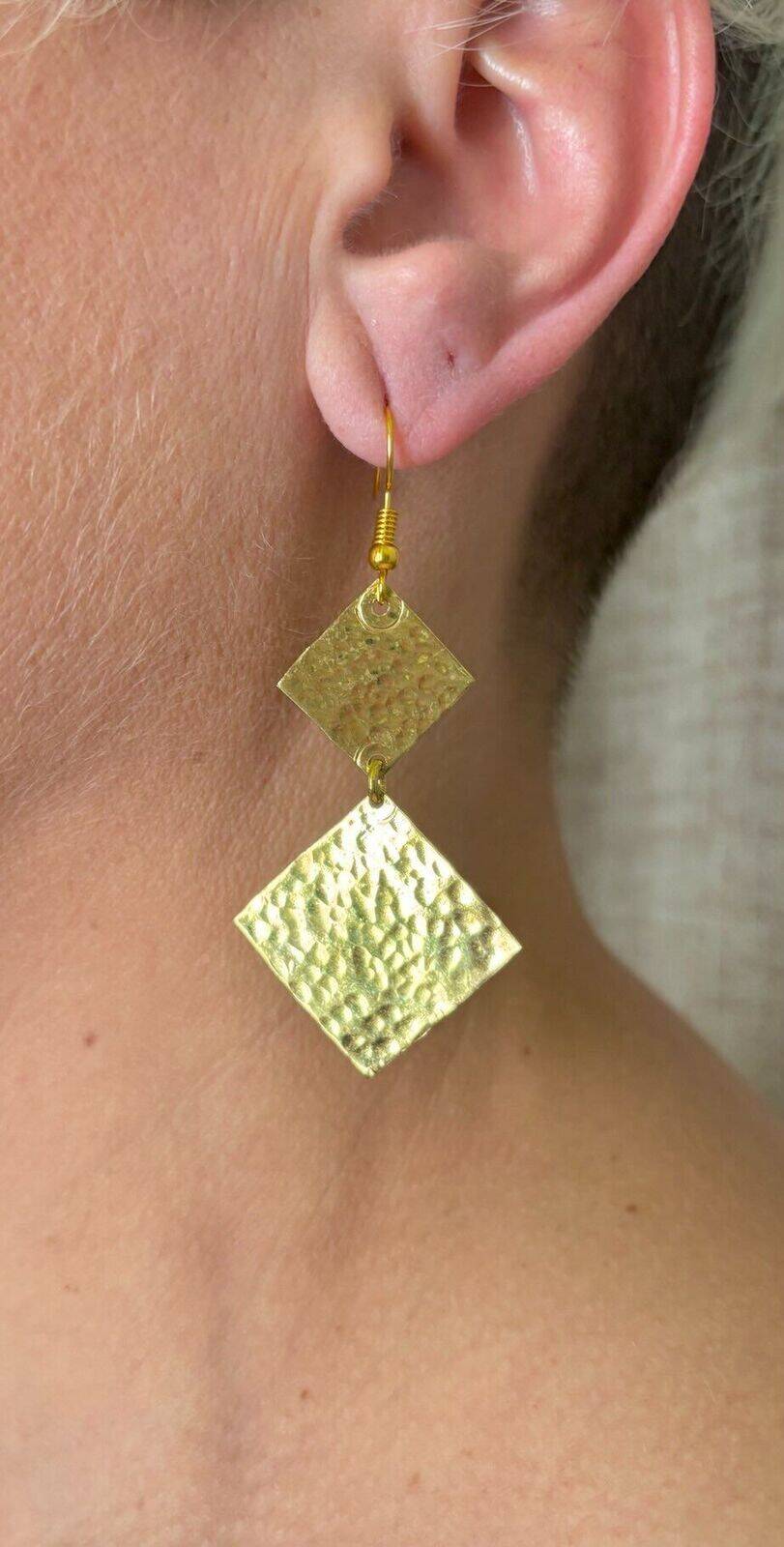 Boucles d\'oreilles doré martelées