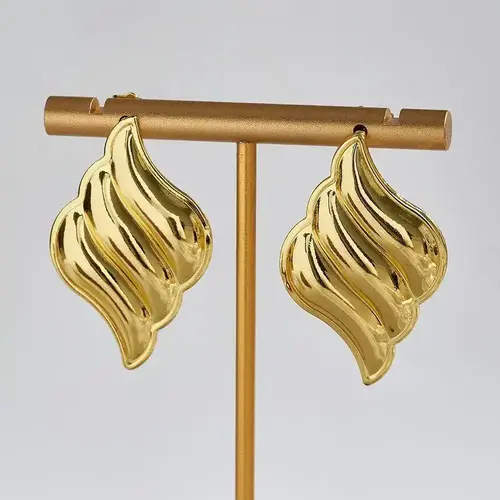 Boucle d’oreille corine