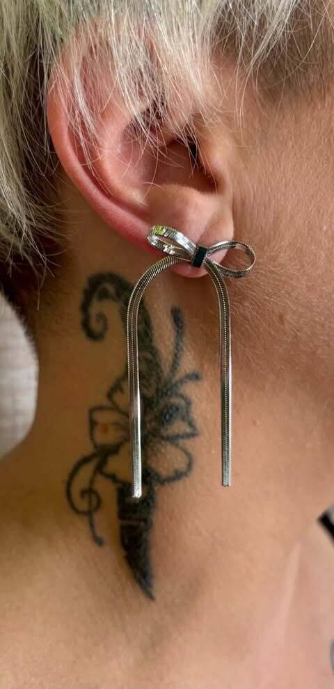 Boucles d\'oreilles argenté en acier en forme de nœud