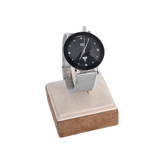 Montre analogique argent | fond noir