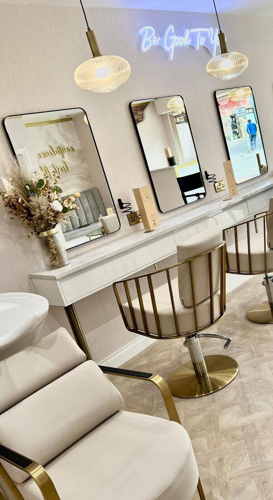 SALON