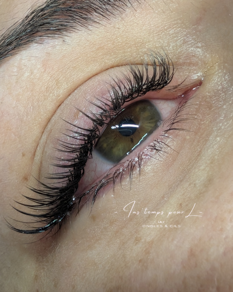 Cils à cils