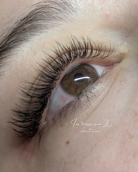 Cils à cils