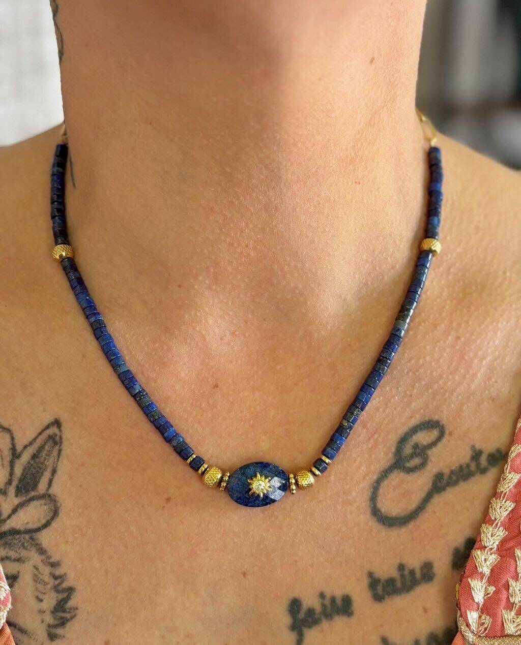 Collier en acier pierres naturelles lapis lazuli avec soleil 