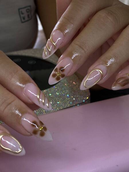 Amande M- Forfait Nail art 2