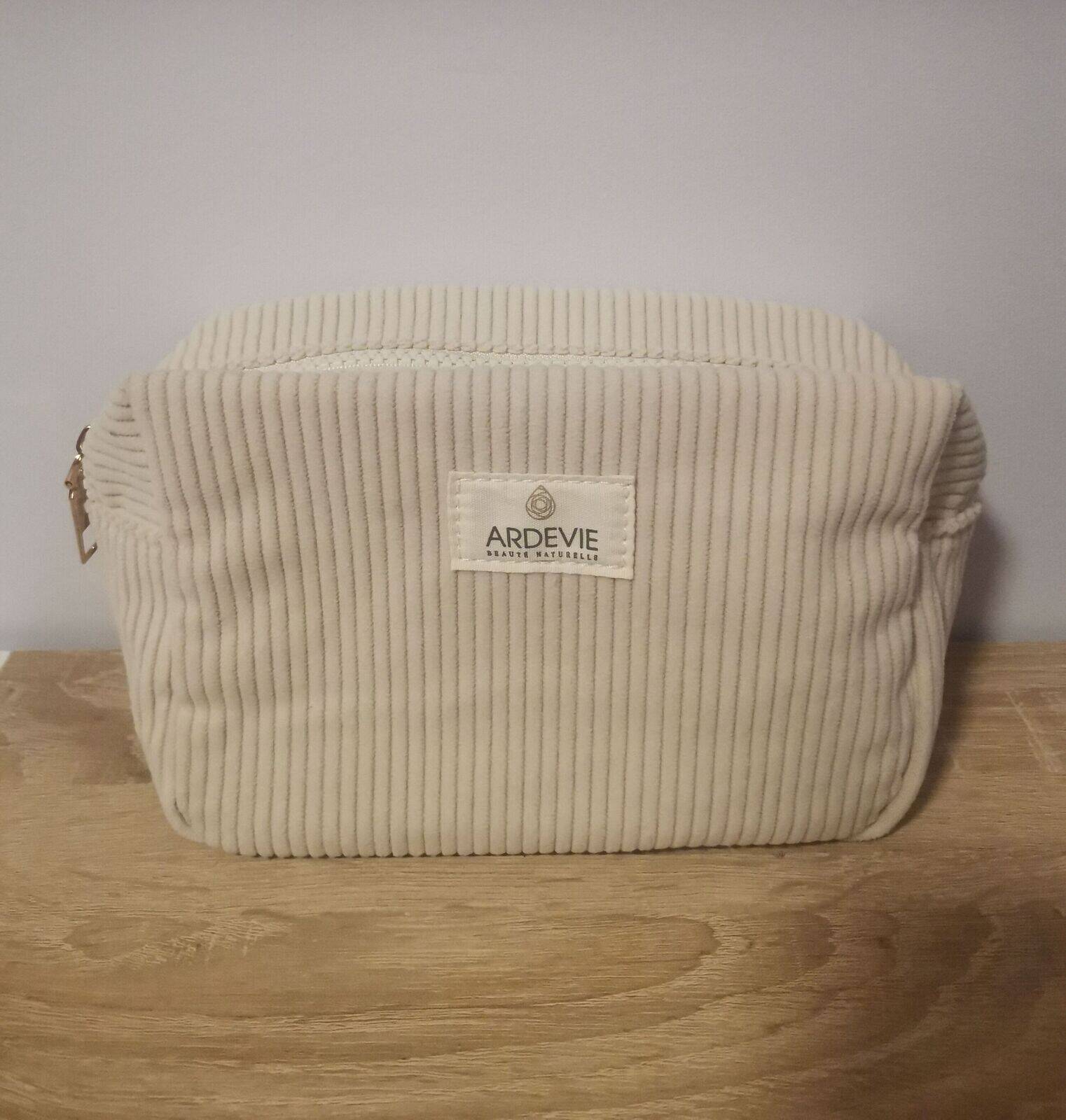 Trousse beige Ardevie 