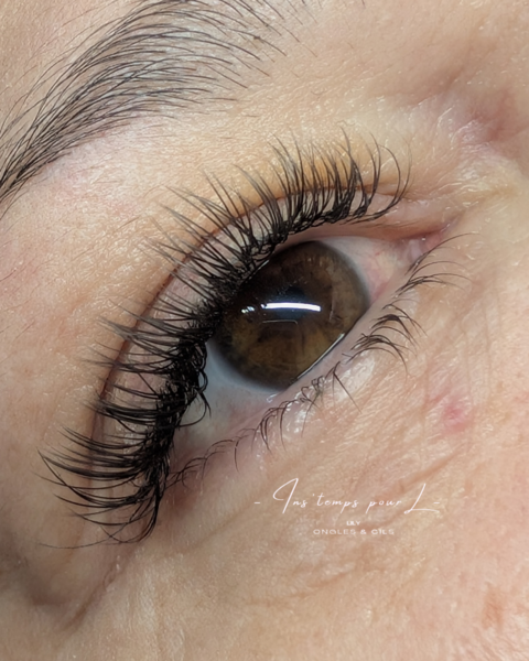 Cils à cils