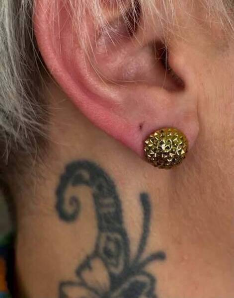 Boucles d\'oreilles BeLove simples avec texture