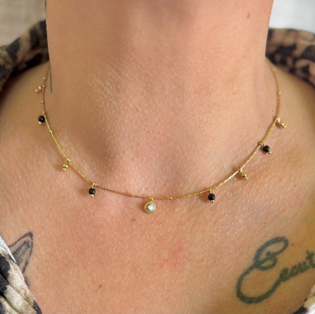 Collier en acier en pierre naturelle avec turquoise blanche 