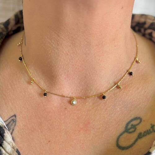 Collier en acier en pierre naturelle avec turquoise blanche 